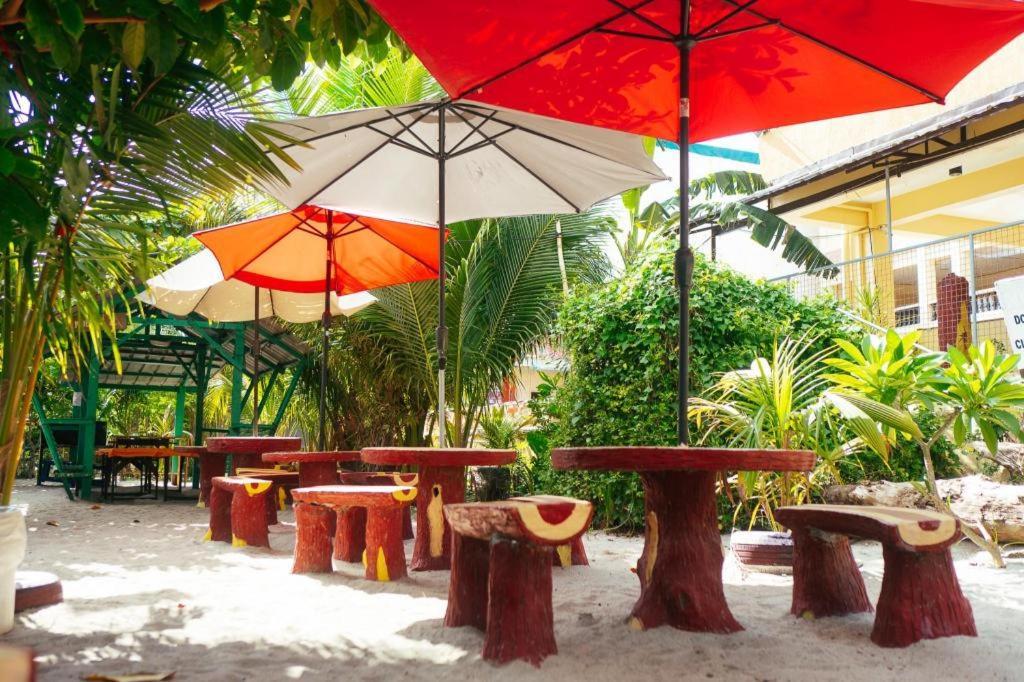 Suzuki Beach Hotel Olongapo Εξωτερικό φωτογραφία