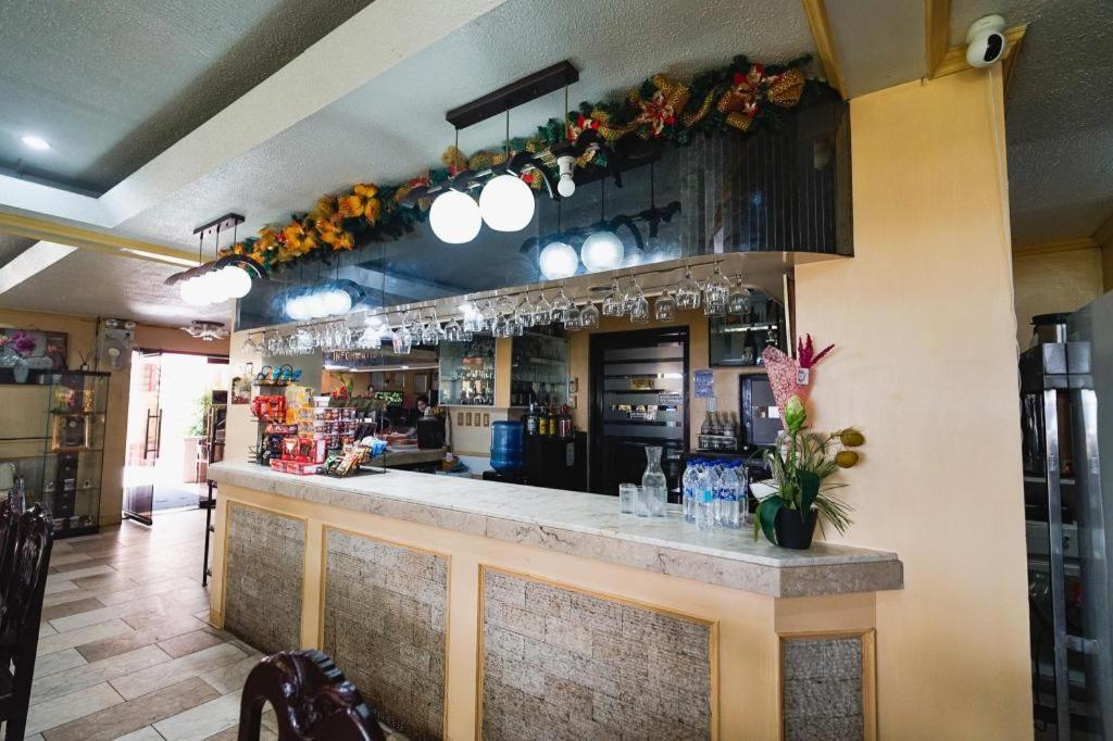 Suzuki Beach Hotel Olongapo Εξωτερικό φωτογραφία