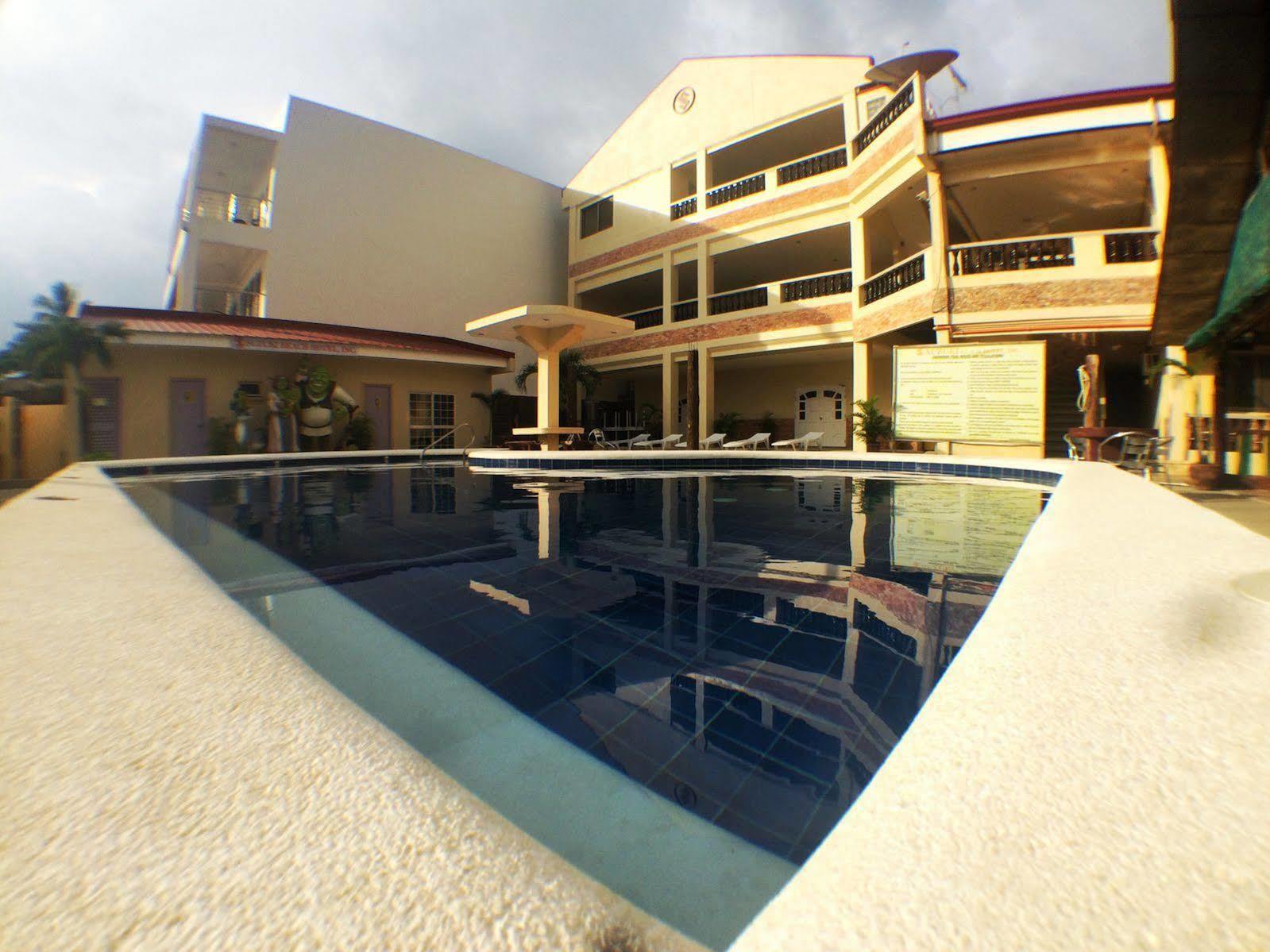 Suzuki Beach Hotel Olongapo Εξωτερικό φωτογραφία