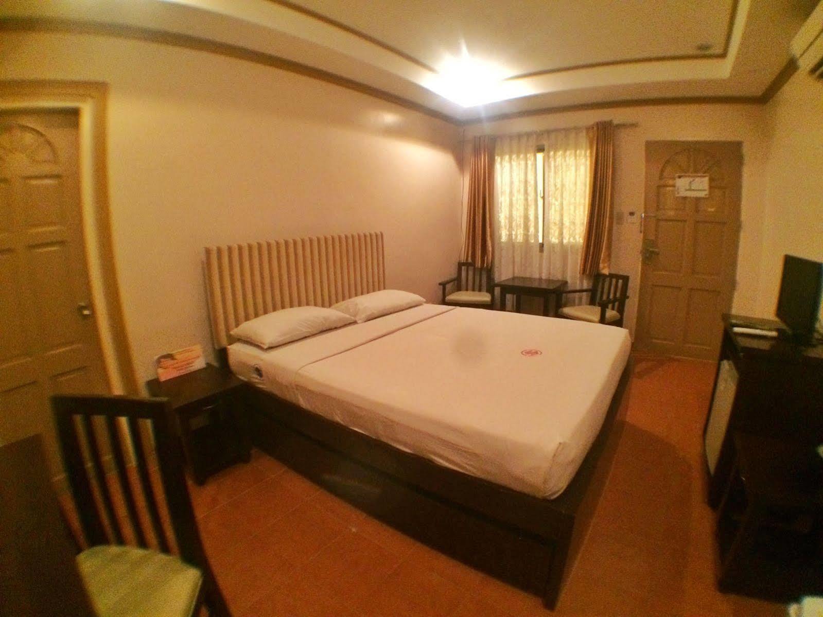 Suzuki Beach Hotel Olongapo Εξωτερικό φωτογραφία