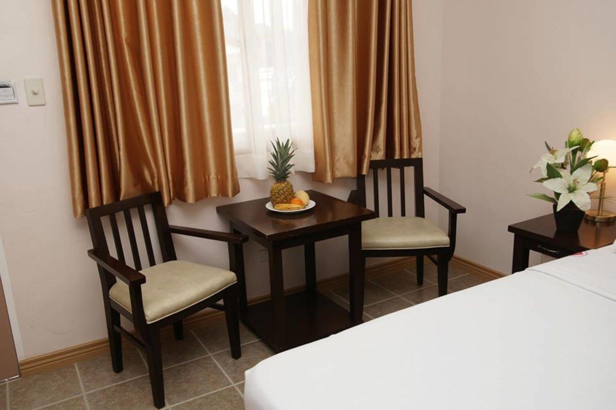 Suzuki Beach Hotel Olongapo Εξωτερικό φωτογραφία