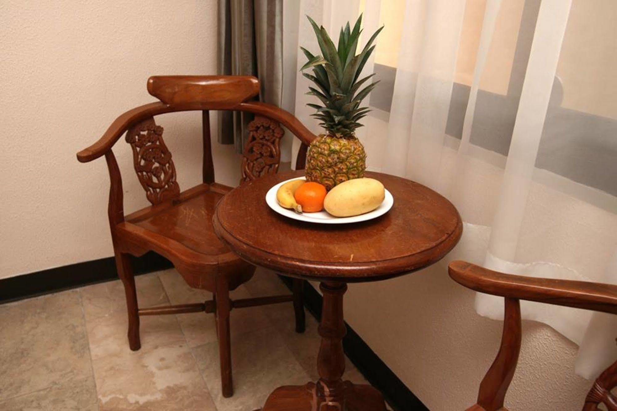 Suzuki Beach Hotel Olongapo Εξωτερικό φωτογραφία
