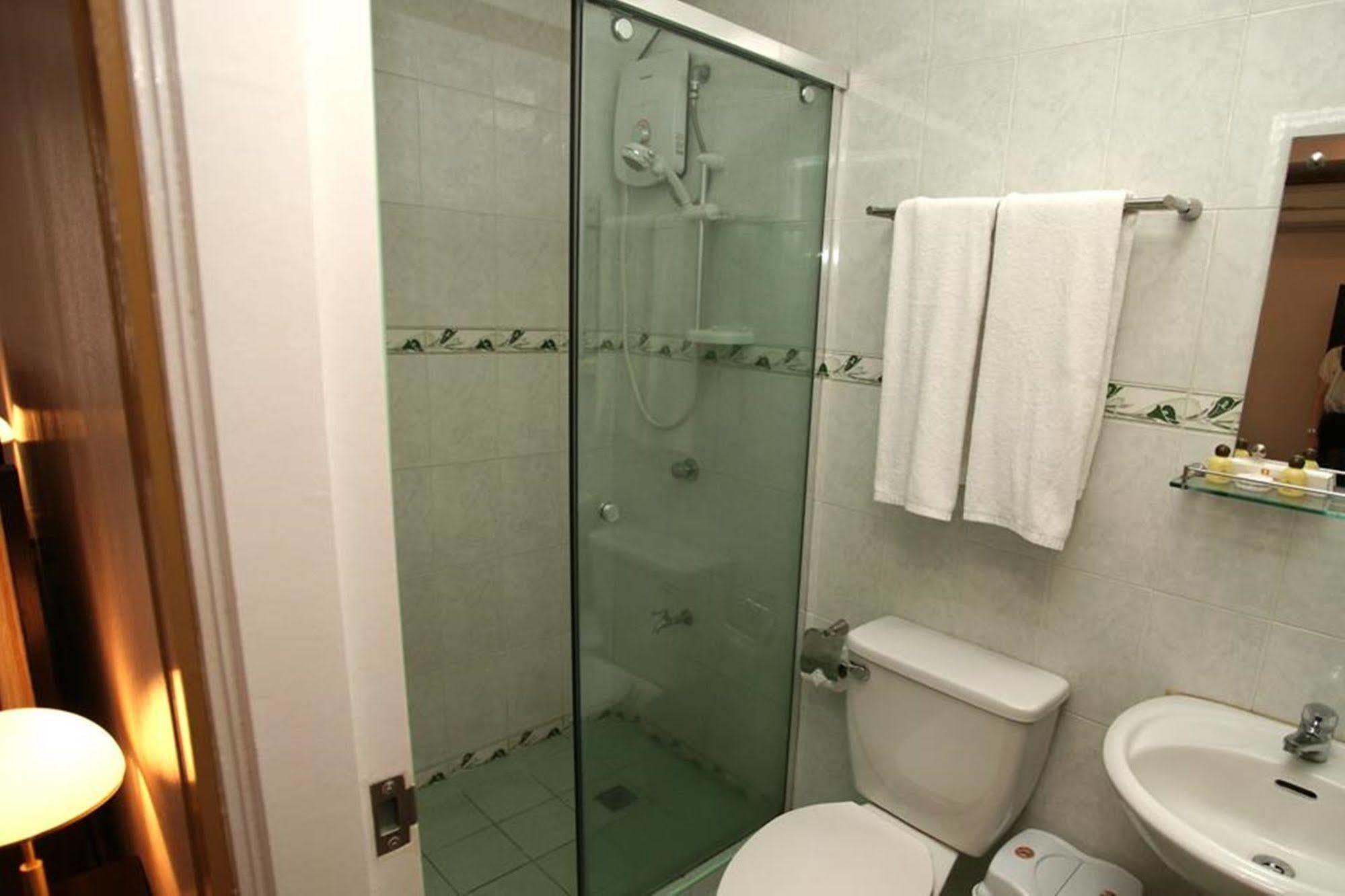 Suzuki Beach Hotel Olongapo Εξωτερικό φωτογραφία
