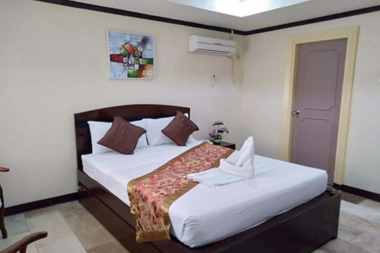 Suzuki Beach Hotel Olongapo Εξωτερικό φωτογραφία